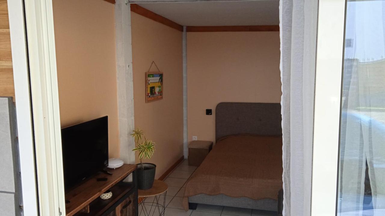 Chez Fred A Saint Andre Apartment Luaran gambar
